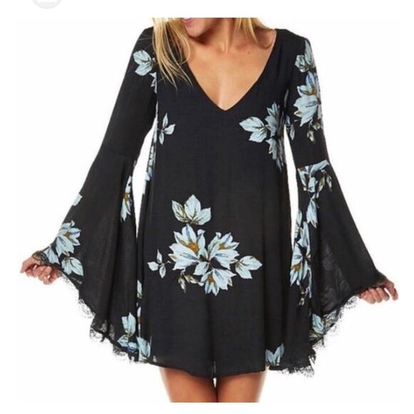 Free People Wanderer Floral Boho Bell Sleeve Dress Size M - Picture 2 of 8